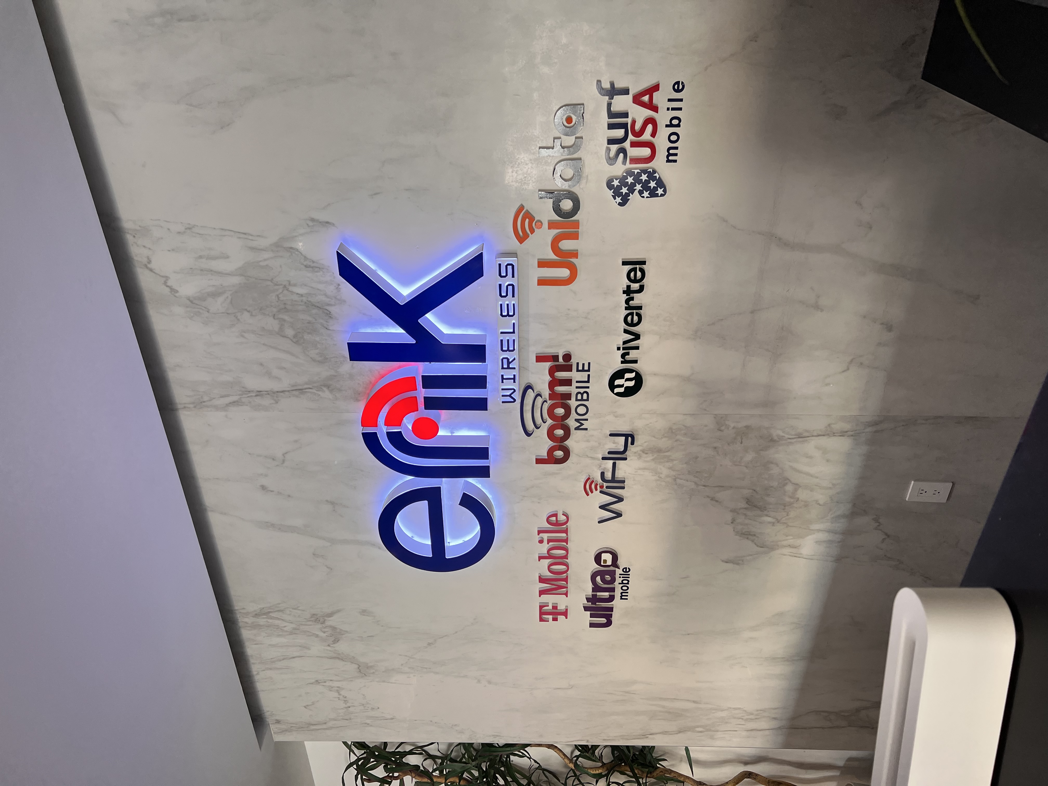 Erik Wireless interior lobby sign